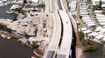 Puente de la ruta US 41/SR 45 en Hachett CreekVenecia, Florida
